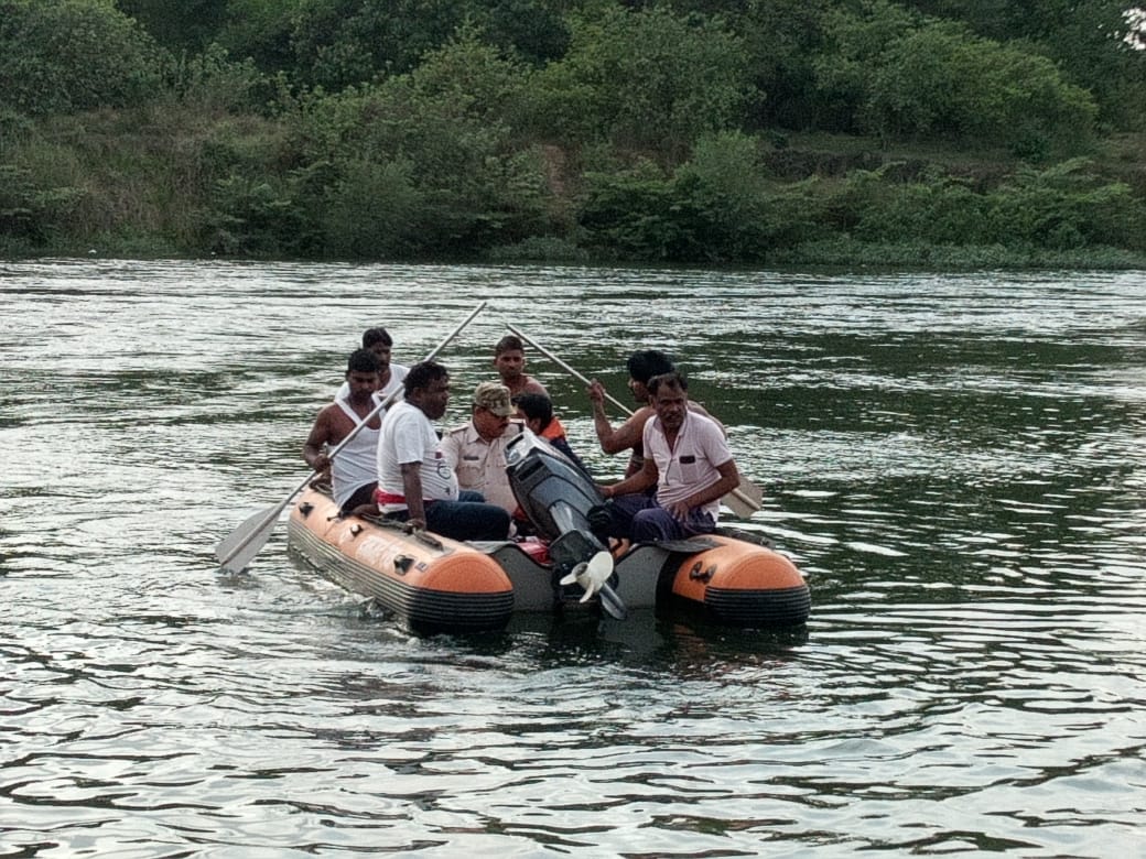 बिहर नदी में डूबे हुए युवक का 2 दिन बीत जाने के बाद भी नहीं चला पता