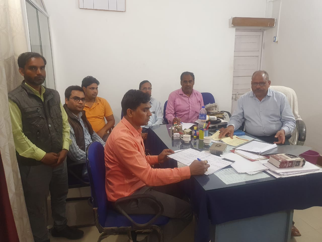 लोकायुक्त पुलिस रीवा की कार्यवाही ₹60,000/- रुपये रिश्वत की मांग की गई थी रिश्वत लेते रंगे हाथ पकड़ा गया