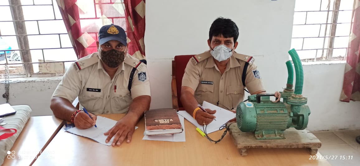 *नशीली कफ़ सिरप लेकर जा रहा शातिर बदमाश चढ़ा सिटी कोतवाली पुलिस के हत्थे, 