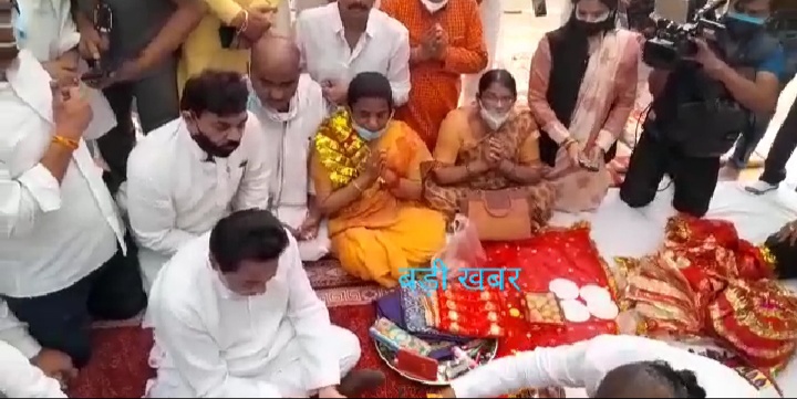  पूर्व मुख्यमंत्री कमलनाथ मैहर दौरा , मैहर देवी मंदिर में की पूजा अर्चना, बाद में पत्रकारों से हुए मुखातिब, कहा--