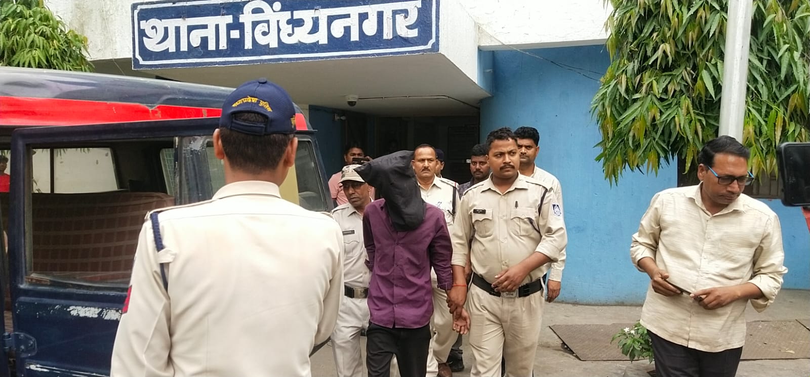 विन्ध्यनगर पुलिस ने चैन लूटने वाले एक आरोपी को किया गिरफ्तार।