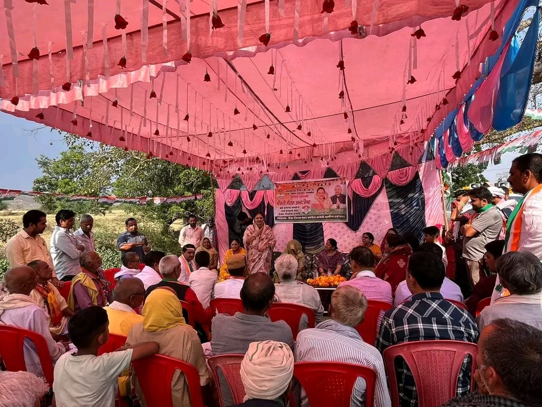 केंद्रीय मंत्री राजनाथ सिंह की जनसभा बनी नुक्कड़ सभा,नहीं पहुंची भीड़,स्थानीय मुद्दे रहे नदारद