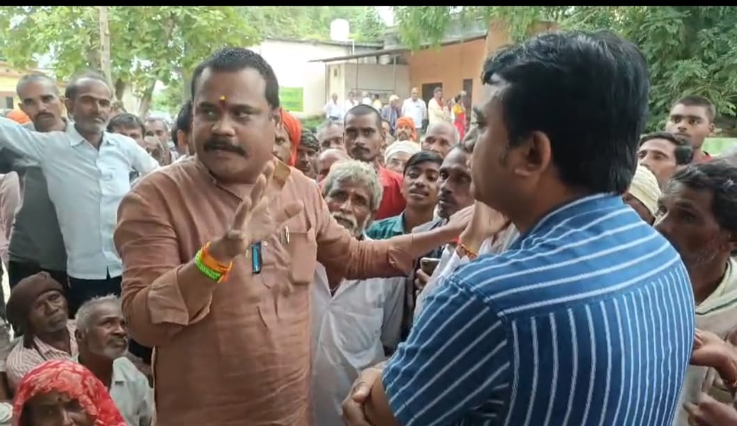 खाद संकट पर किसानों का गुस्सा फूटा